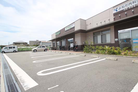 広々とした駐車場